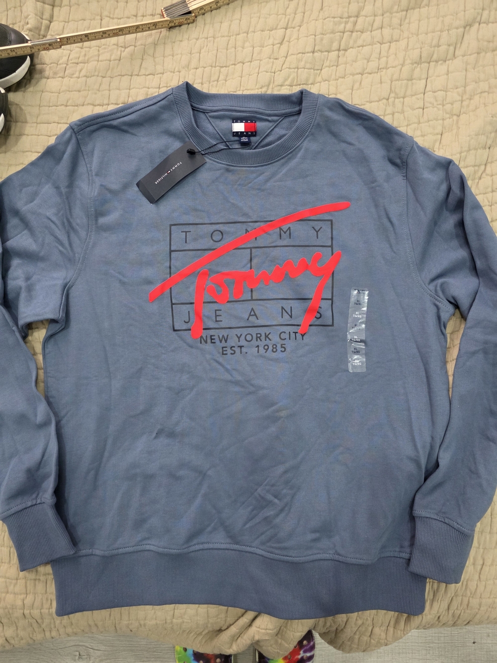 Tommy Hilfiger Men's Blue Crewneck Sweatshirt - Red Logo